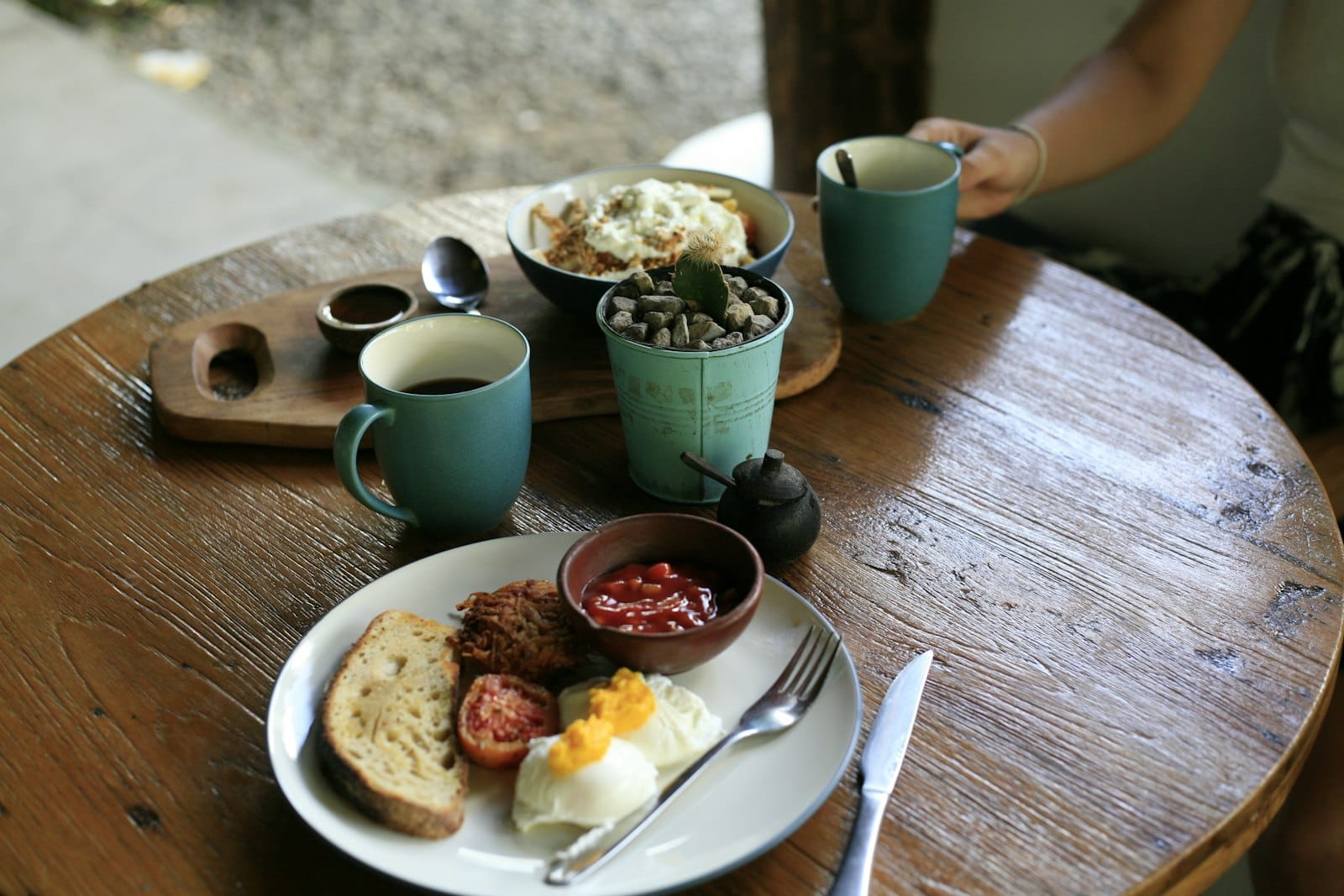La tavola apparecchiata per la colazione