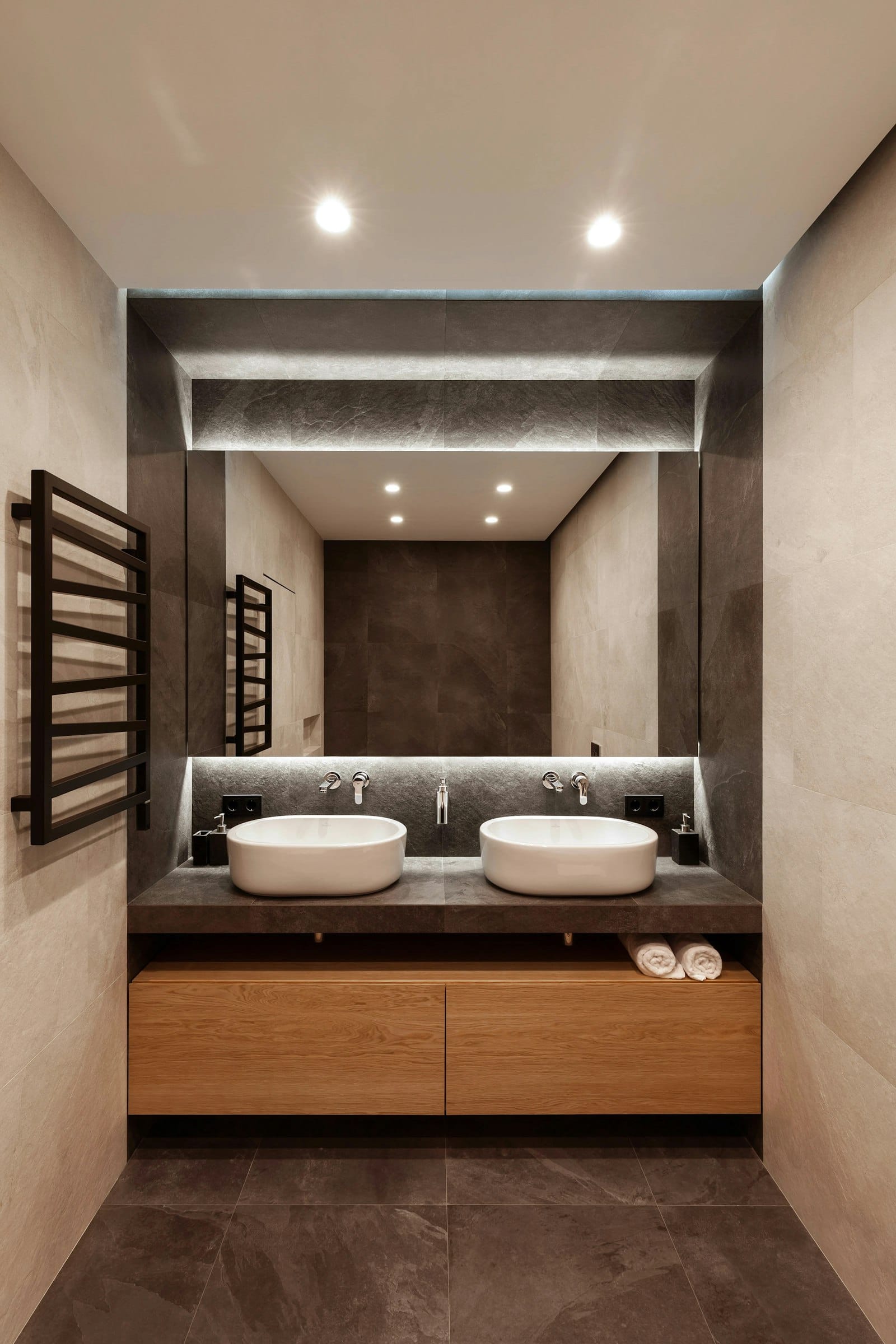 Il bagno con la finestra sui filari